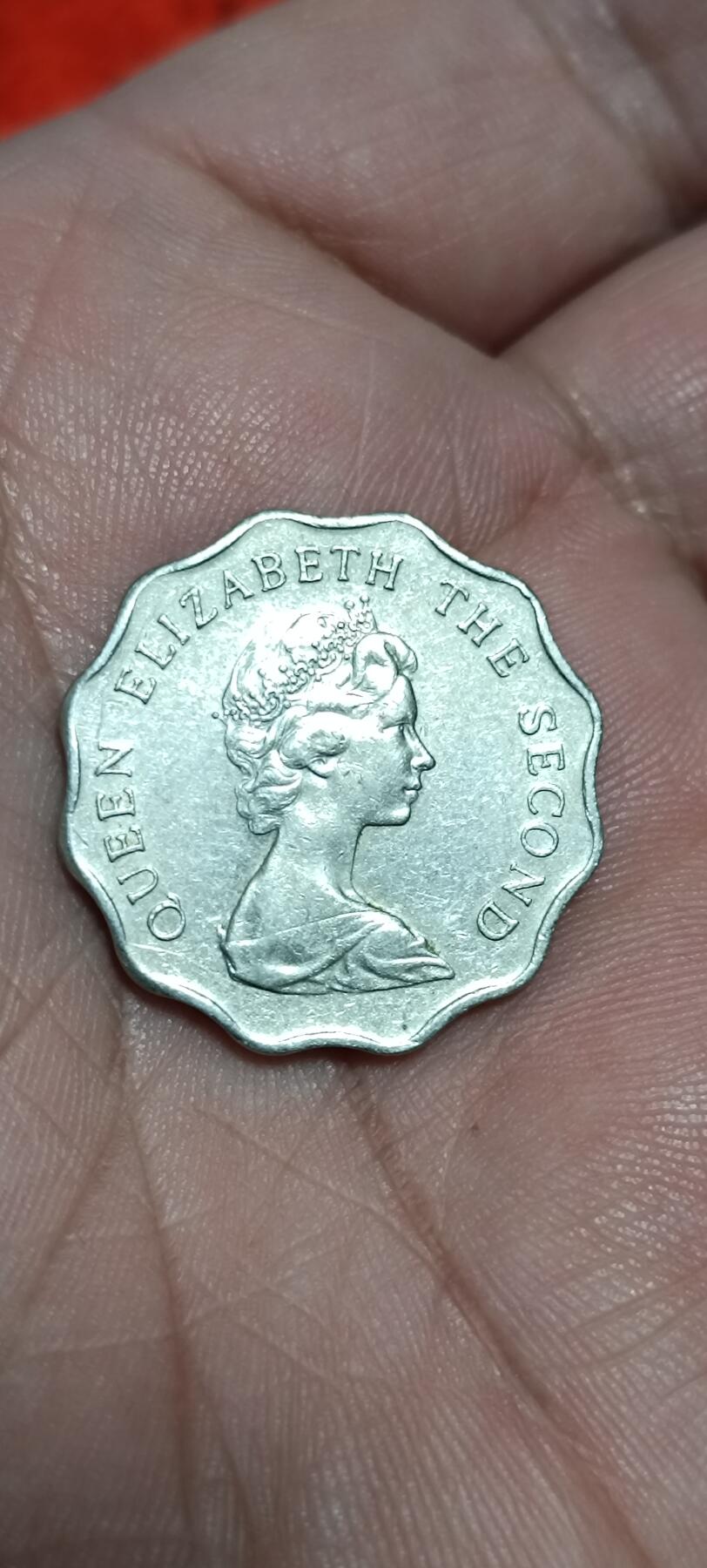 万国钱币阁第八场 老版低冠女王2元港币