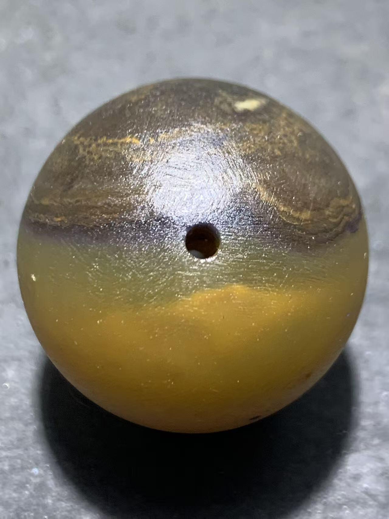 精美亚光高玉化冻料战国红玛瑙原皮8字天眼纹大圆珠一个！