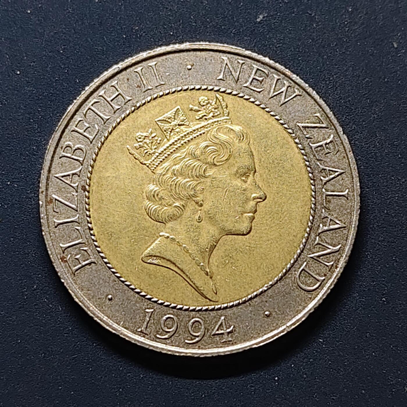 【全场包邮】纯粹捡漏拍496场-持续更新中 新西兰1994年奋进号50分双色纪念币