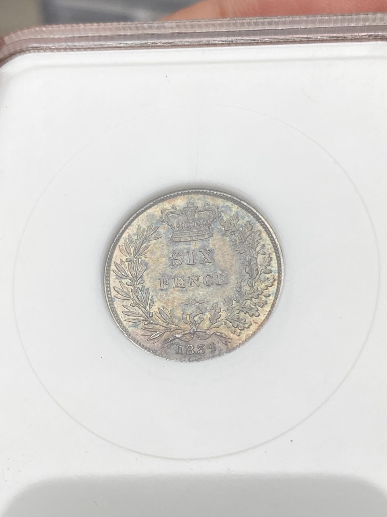 万国钱币拍卖第059期 NGC MS65 1834年英国威廉四世6便士银币 NGC古董绿盒搭配绝美天鹅绒绿彩包浆 无可挑剔的BU品质