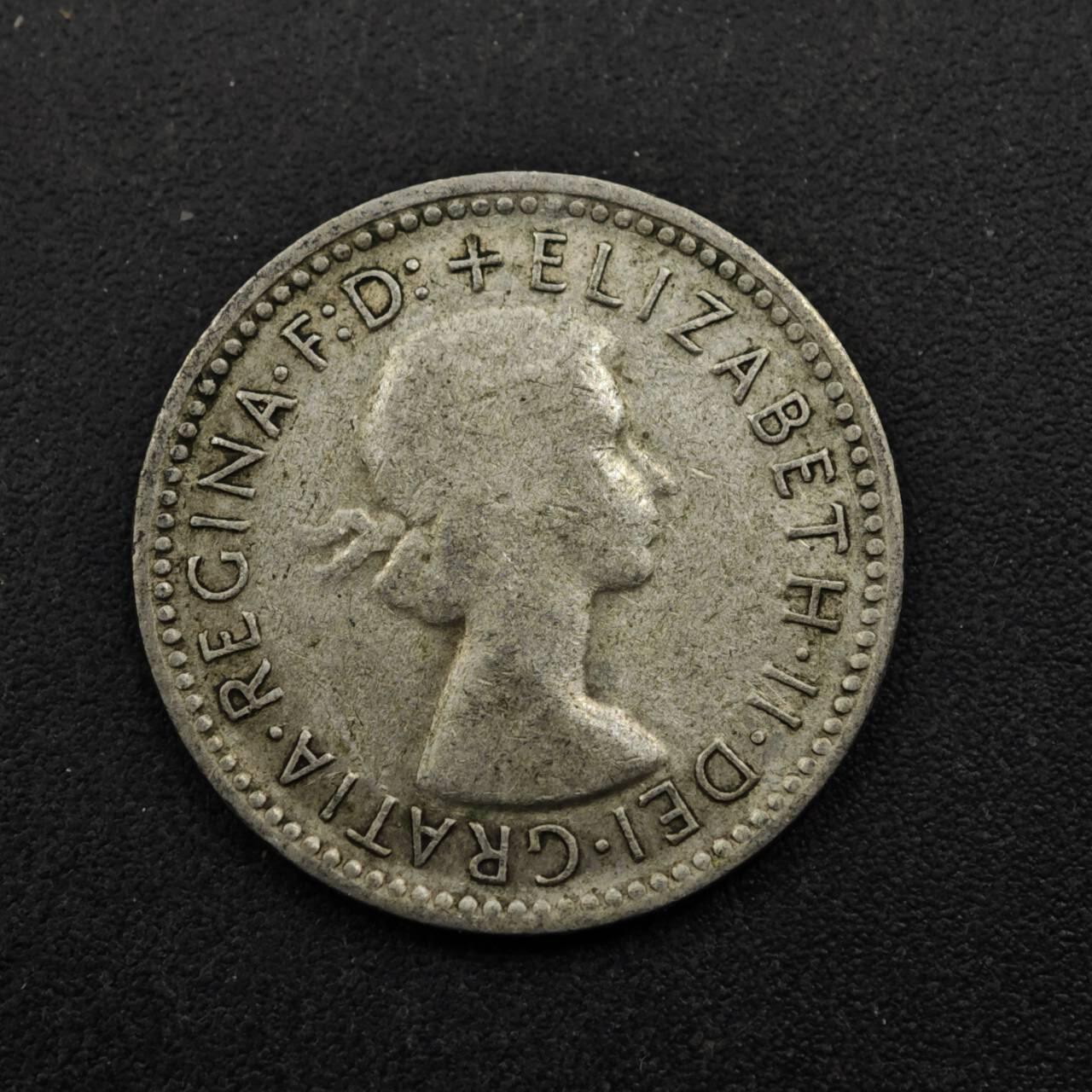 【淘币小摊】实时拍第八百五十三拍   散币银币场   满百包邮可预留二周 每周一统一发货   澳大利亚1958年伊丽莎白二世6便士银币