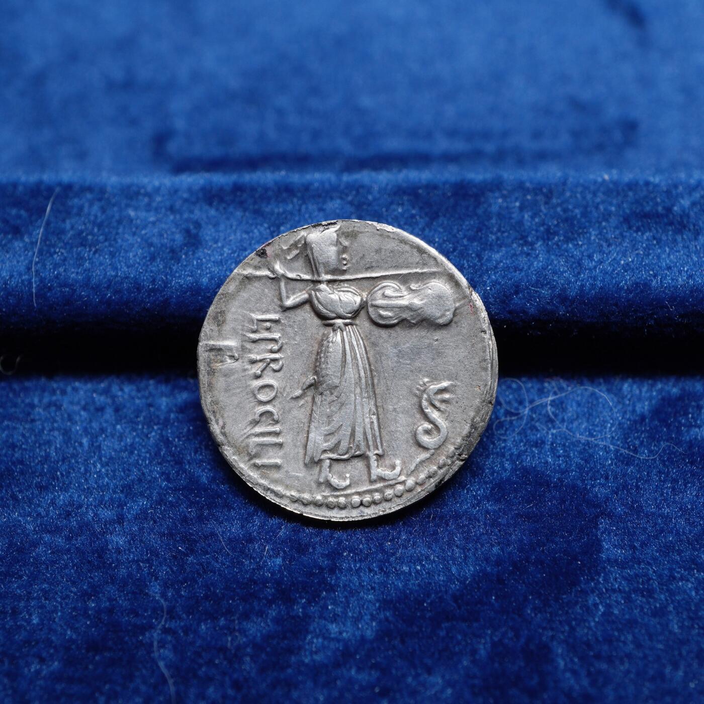 琋语集藏2026年02月欧洲古典打制币拍卖 古罗马共和-朱庇特与朱诺银币（镶嵌拆卸 磨边