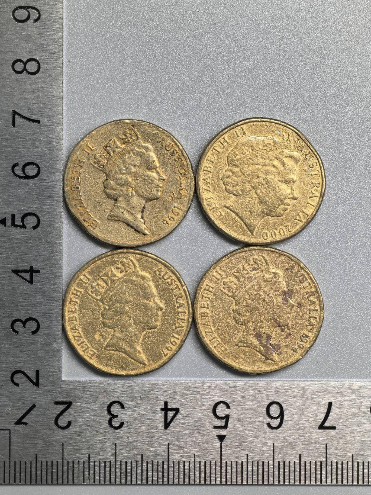 小驴勋章奖章收藏1月24日周六晚六点拍卖（珍爱和平，收藏战争，铭记历史，勿忘国耻，忠党爱国。有偿代拍，送拍规则在简介最后，参拍须阅读规则后再参拍，关系到运费包装发货时效真假辨别等关键信息，拍卖时不再发原图，看大图店主微信码在拍卖店铺介绍里）