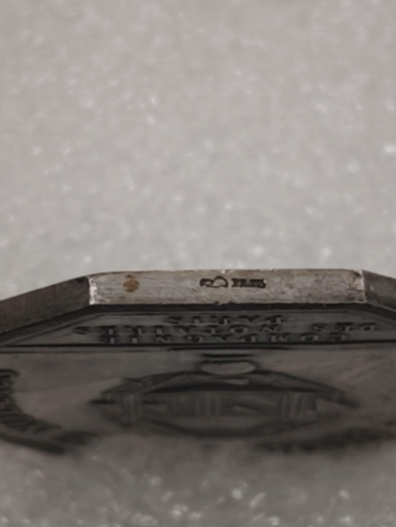 瓶子🏺第226期拍卖会  1976年法国浑天仪JETON镀银铜质八角型代币章  18.26克