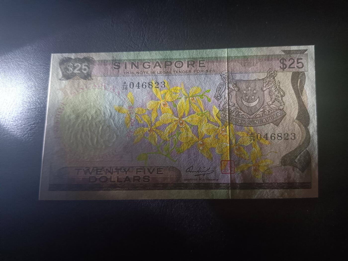 2026一月第四期，总214期 新加坡1972版25元UNC，此系列名誉面值之一，因发行量少被藏家追捧，胡姬花和老议会大楼