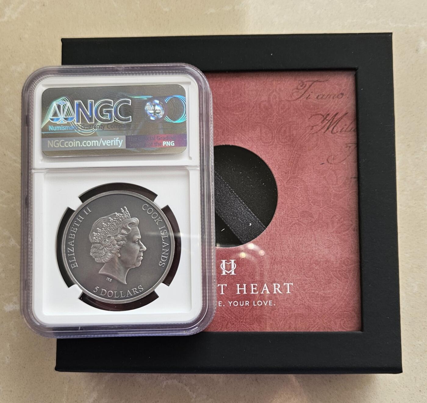 【币将精彩】世界钱币拍卖（2026-1-28） 库克2022年爱的秘密立体仿古银币NGC评级币带证书包装