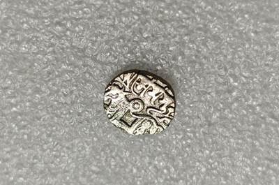 瓶子🏺第226期拍卖会 -  公元900年沙希王朝牛瘤骑士打制银币