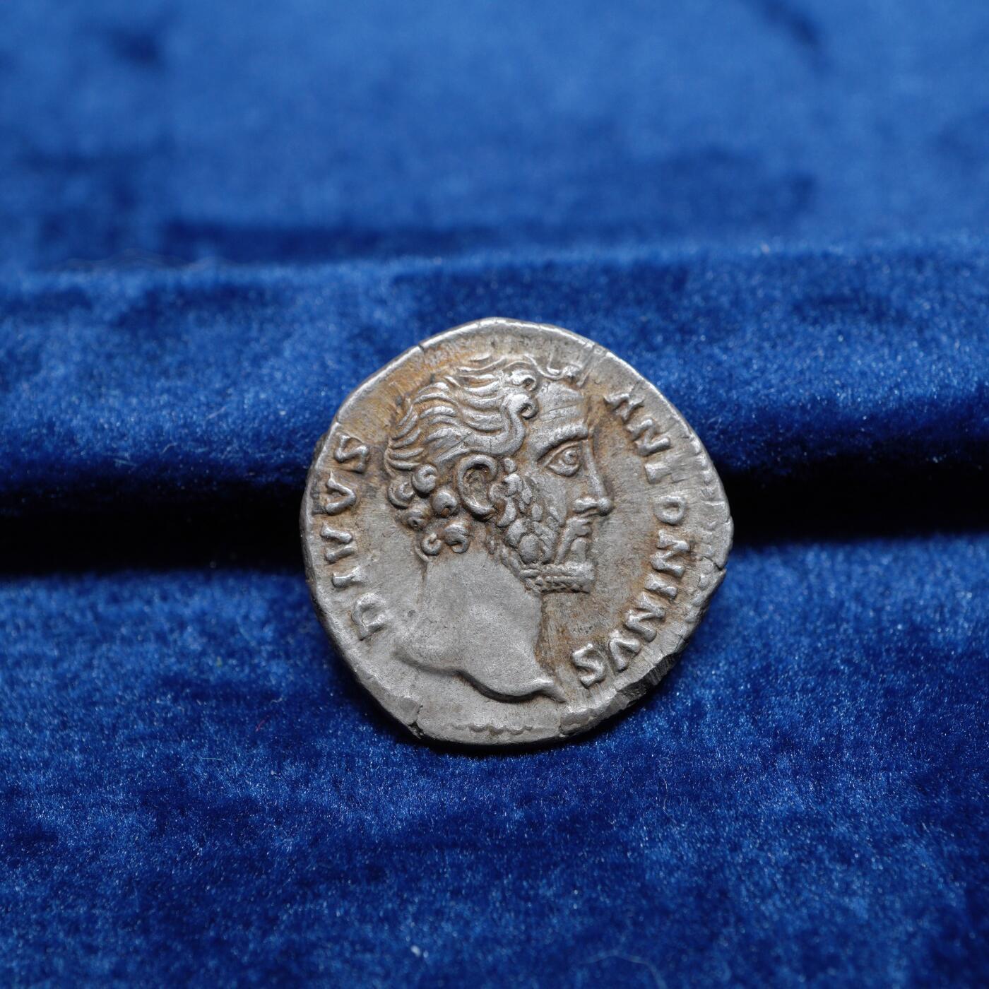 琋语集藏2026年02月欧洲古典打制币拍卖 古罗马帝国五贤帝安东尼庇护追思授圣银币