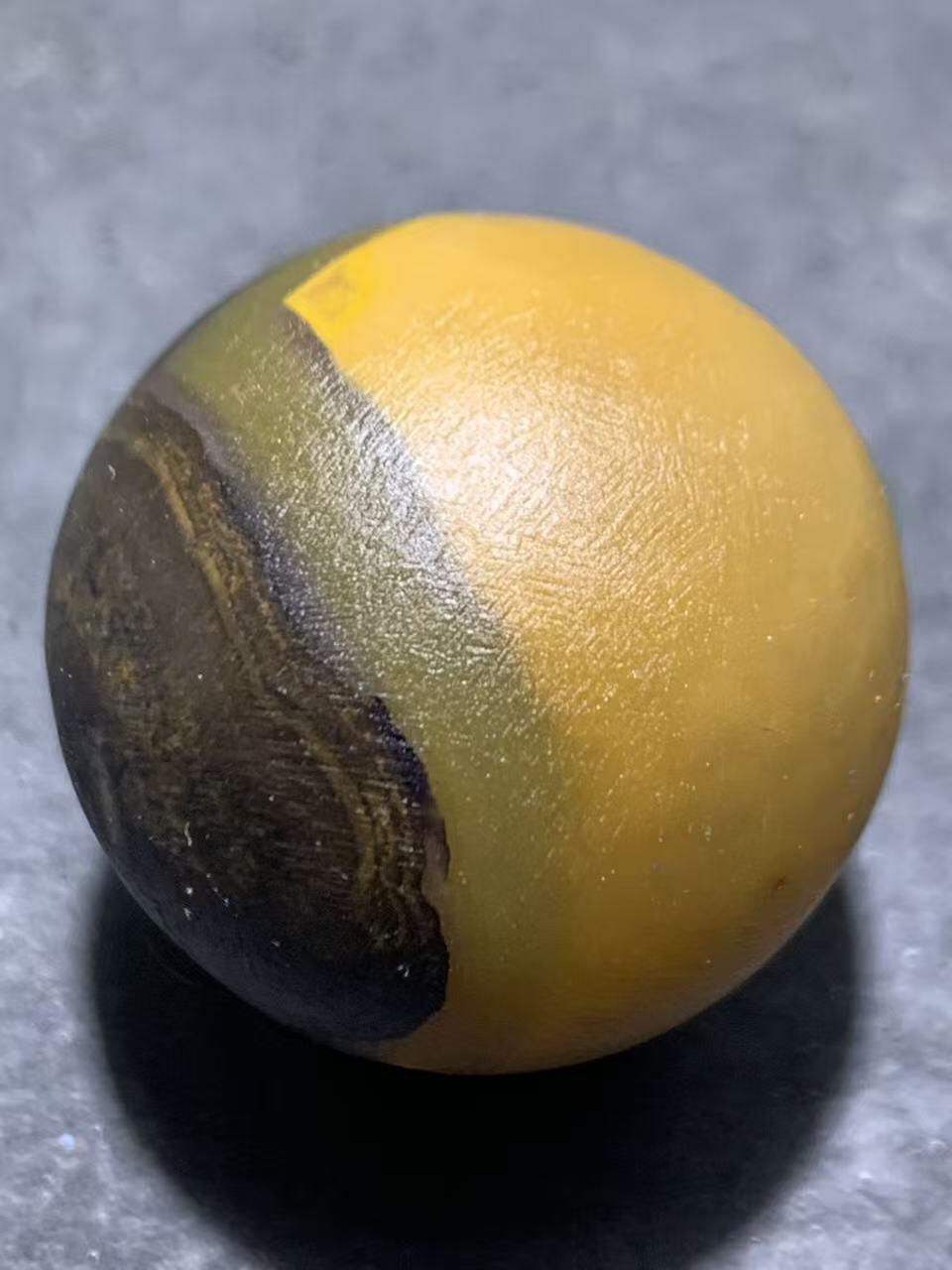 精美亚光高玉化冻料战国红玛瑙原皮8字天眼纹大圆珠一个！