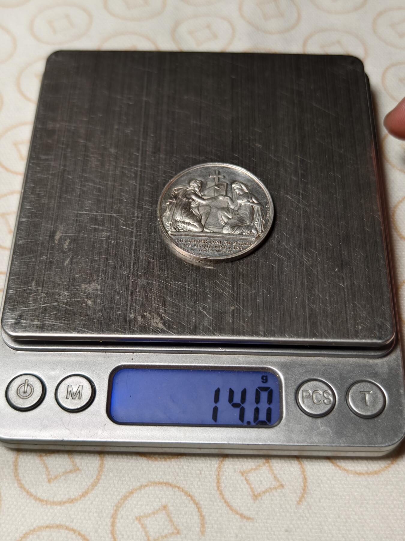 抚柳草堂-第十期章牌钱币  奖章勋章限时免佣 满百包邮 放漏专场 1879法国婚姻与爱情银章 背面无刻字可自用 950银重14克 少见烟斗ar银标 烟斗边铭仅1879年12月使用一个月 非常稀有