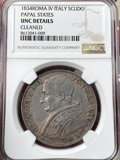万国钱币拍卖第059期 - NGC UNCD 1834年教皇国格雷戈里十六世斯库多大银币 教皇国名誉品种 路加福音2:21-39场景 玛丽和约瑟夫前往耶路撒冷圣殿进行三个仪式：在第八天为男孩行割礼（利未记12:3） 在分娩后为母亲行净化仪式（利未纪12） 以及为长子行救赎仪式（出13:12-13）