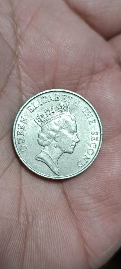 万国钱币阁第八场 - 老板高冠女王5元港币