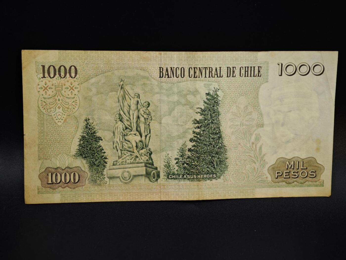 【淘币小摊】限时拍第八百五十二拍  无佣金福利纸币场  满百包邮可预留两周  周一统一发货  智利1000比索纸币【有折】