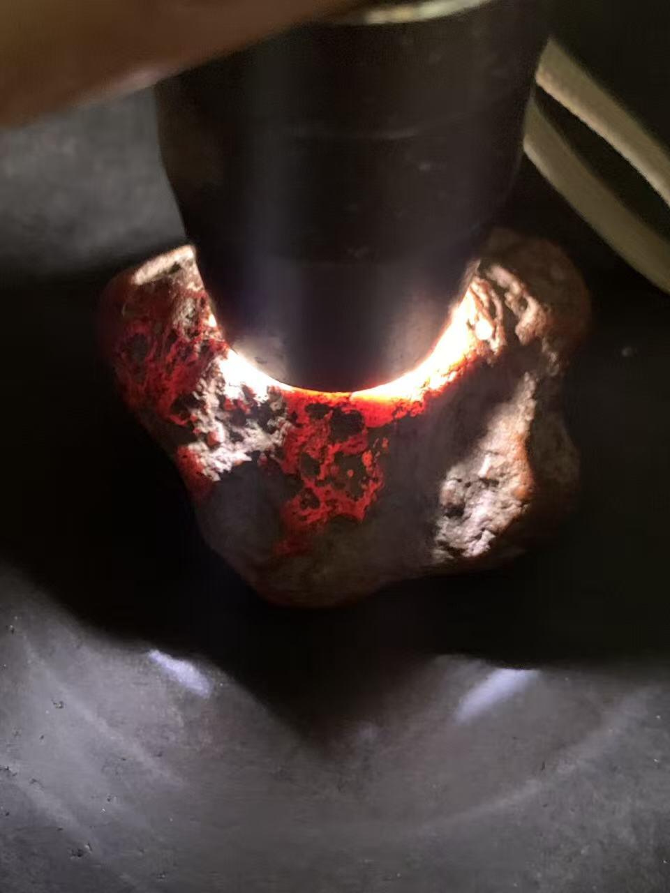 精美川料铁红皮开窗料荔枝冻南红玛瑙原石一颗，