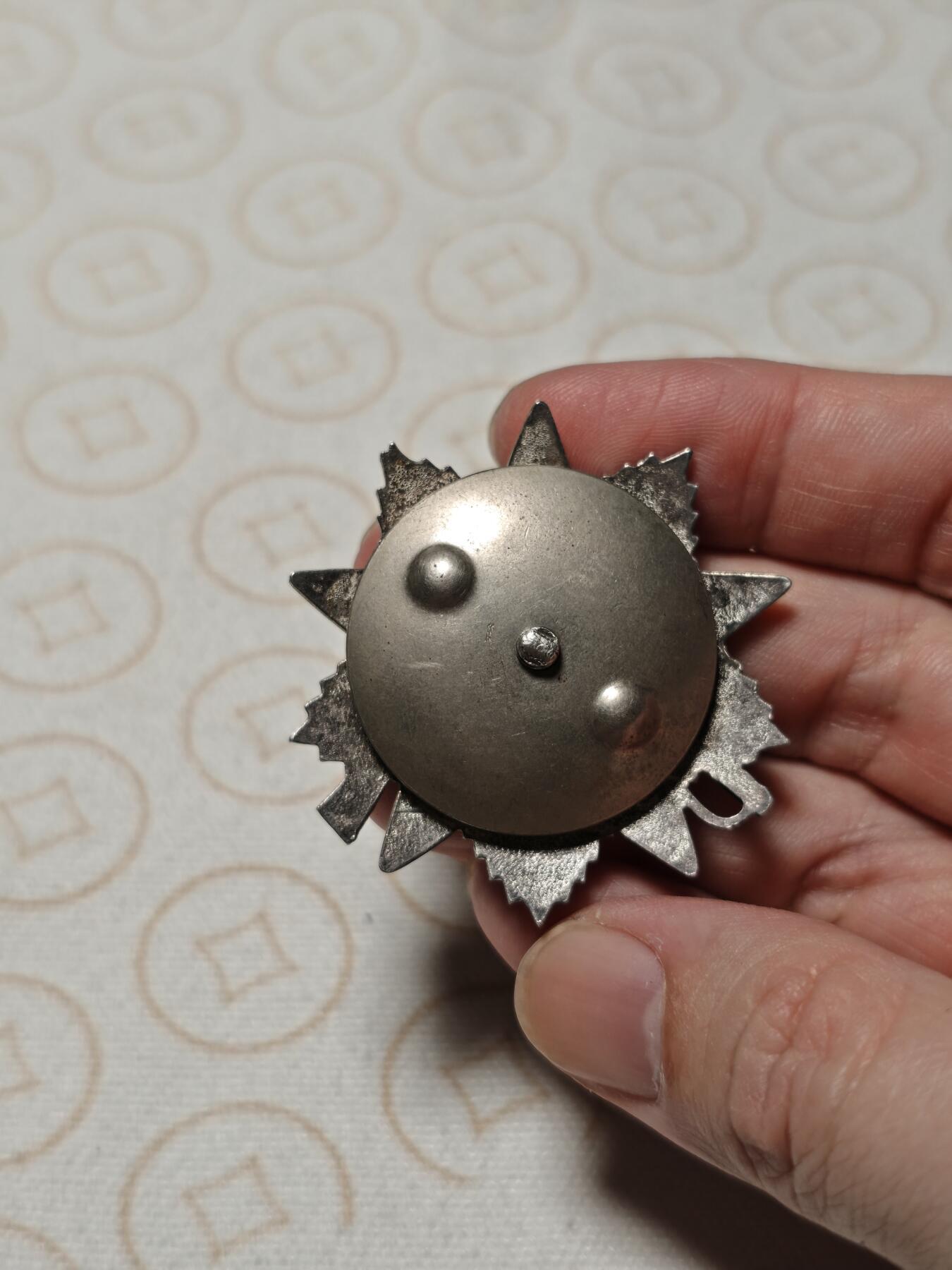 抚柳草堂-第十期章牌钱币  奖章勋章限时免佣 满百包邮 放漏专场 852苏联二级卫国勋章 银质  925银不含轮净重27.1g 银料价值超五百了