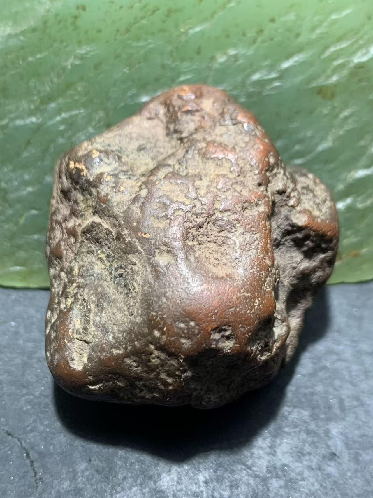 精美川料铁红皮开窗料荔枝冻南红玛瑙原石一颗，