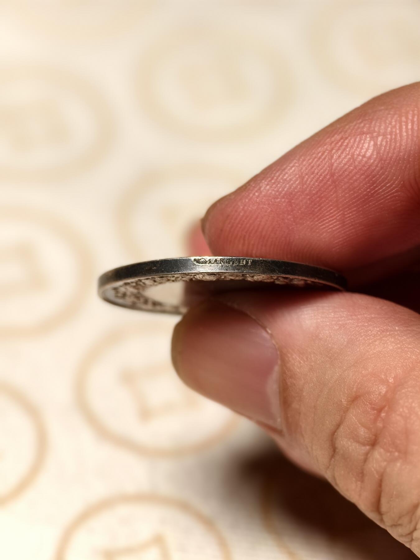 抚柳草堂-第十期章牌钱币  奖章勋章限时免佣 满百包邮 放漏专场 19世纪法国婚姻与爱情银章 难得好品背面无刻字可自用 950银重10.9克 27.9mm 丰饶角1ar银标