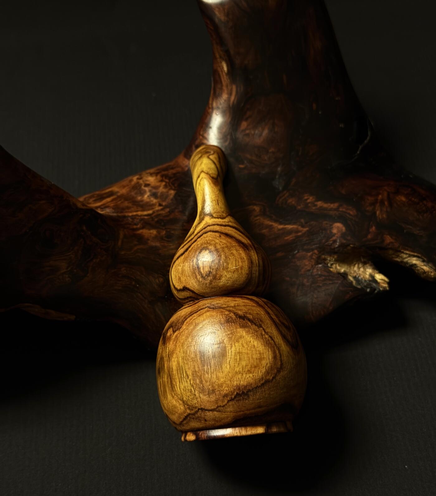 零元拍：越南黄花梨 手把件 福禄（葫芦）大肚 66，小肚 44，高 123MM，满花纹漂亮哦