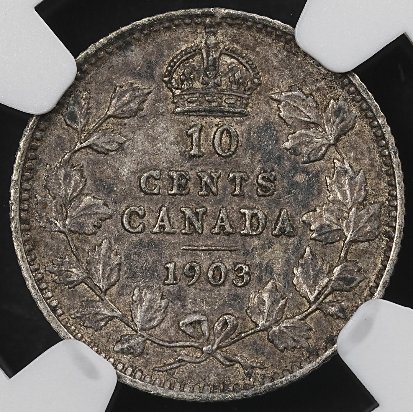 修遠堂世界钱币第102期 NGC AU53 1903年加拿大10分银币，稀少的年份，书价很高，盒子年份标识有误