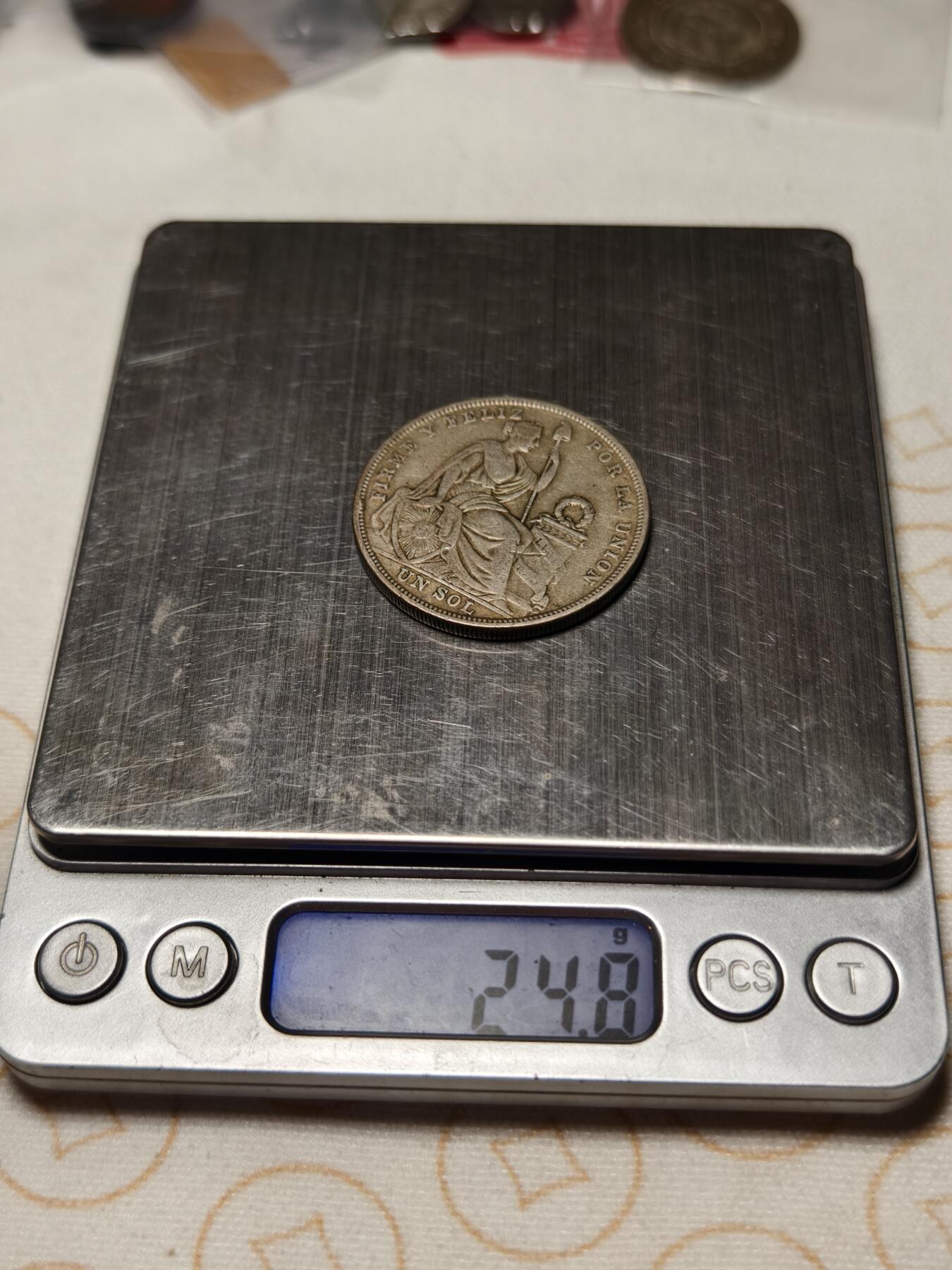 抚柳草堂-第十期章牌钱币  奖章勋章限时免佣 满百包邮 放漏专场 1924秘鲁1比索银币 女神坐像 原味包浆 流通好品 xf状态 重24.8g