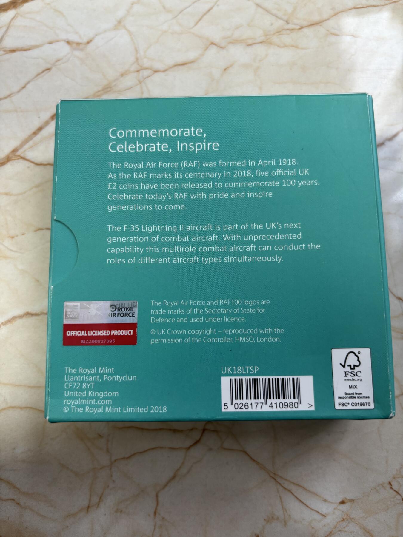第189期拍卖 英国2018年皇家空军闪电战机2英镑双色纪念银币，925银镀金，12克，发行3000枚