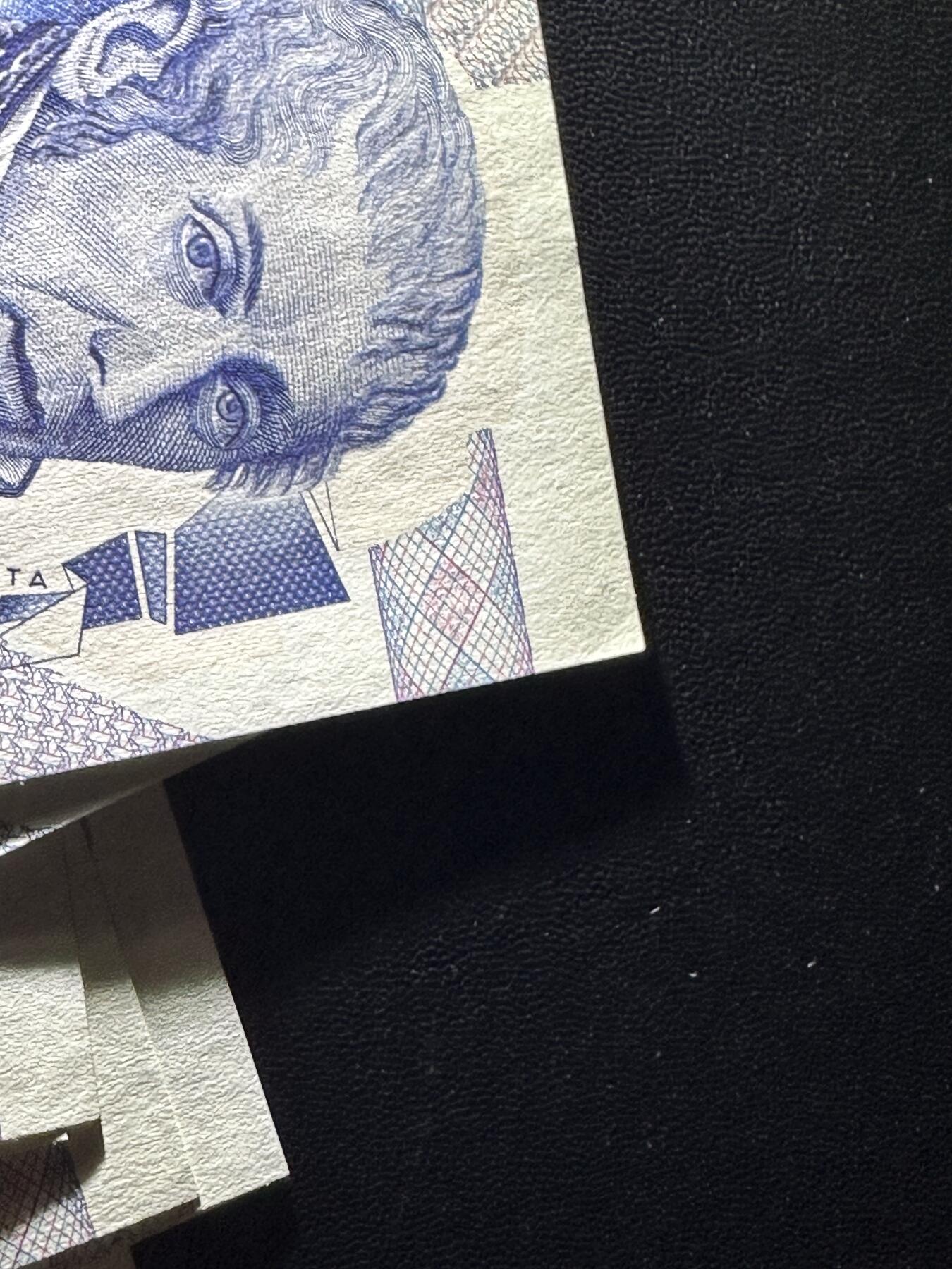 《外钞收藏家》第六百零四期（精品场）（本平台长期征集拍品、欢迎藏友们联系合作） 1984年意大利1万里拉 10张一起 基本都全新 个别角不绝 1张有轻微潮点