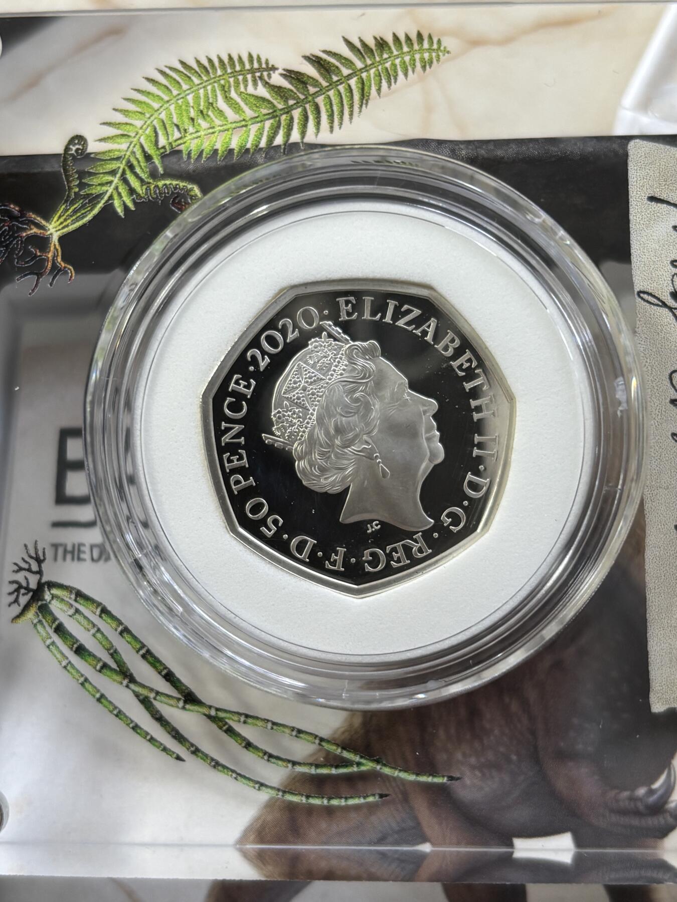 第189期拍卖 英国2020年自然博物馆恐龙系列斑龙纪念彩色银币，925银，8克，发行7000枚