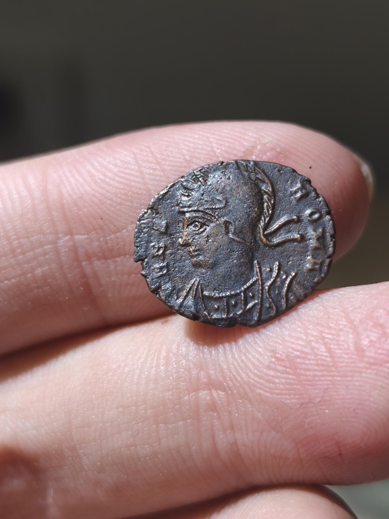 星盘世界钱币一月三十一日古典币专场 古罗马迁都君士坦丁堡纪念“母狼育婴”铜币，面值：1富利，公元330-354年，