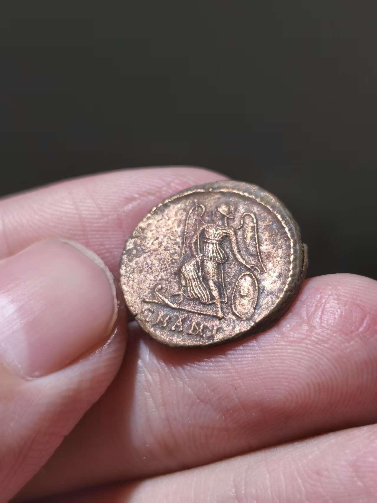 星盘世界钱币一月三十一日古典币专场 美品！君士坦丁大帝 迁城-君士坦丁堡 特发纪念铜币 正面君士坦丁堡女神 背面胜利女神站在船首 铭文：CONSTANTINOPOLIS