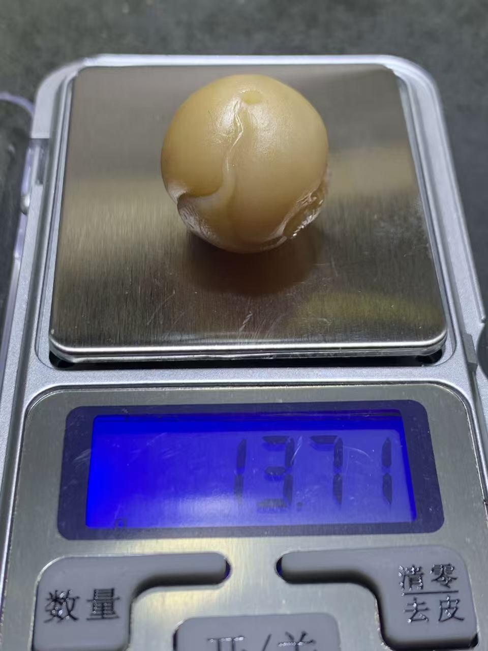 精美亚光冻料天眼纹战国红玛瑙手工俏色巧雕水牛圆珠一个，