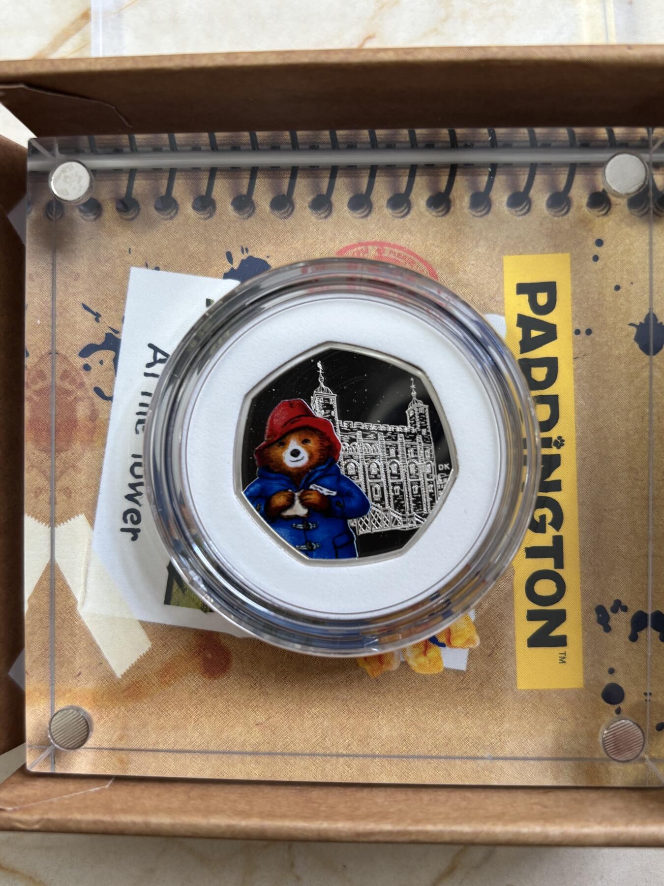 第189期拍卖 英国2019年可爱帕丁顿熊系列3在伦敦塔纪念银币，925银，8克，发行25000枚