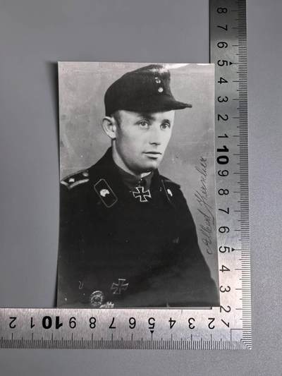 小驴勋章奖章收藏1月24日周六晚六点拍卖（珍爱和平，收藏战争，铭记历史，勿忘国耻，忠党爱国。有偿代拍，送拍规则在简介最后，参拍须阅读规则后再参拍，关系到运费包装发货时效真假辨别等关键信息，拍卖时不再发原图，看大图店主微信码在拍卖店铺介绍里） - 老虎卡爷的战友Albert Kerscher战后亲签