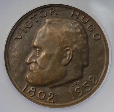 万国钱币拍卖第059期 - NGC MS65 1952年法国著名诗仙维克多·雨果诞辰150周年纪念大铜章 法国19世纪前期积极浪漫主义文学的代表作家、诗人 人道主义的代表人物 法国文学史上卓越的资产阶级民主作家 被人们称为“法兰西的莎士比亚”