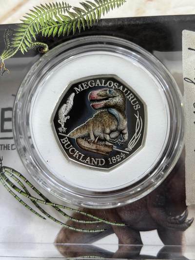 第189期拍卖 - 英国2020年自然博物馆恐龙系列斑龙纪念彩色银币，925银，8克，发行7000枚