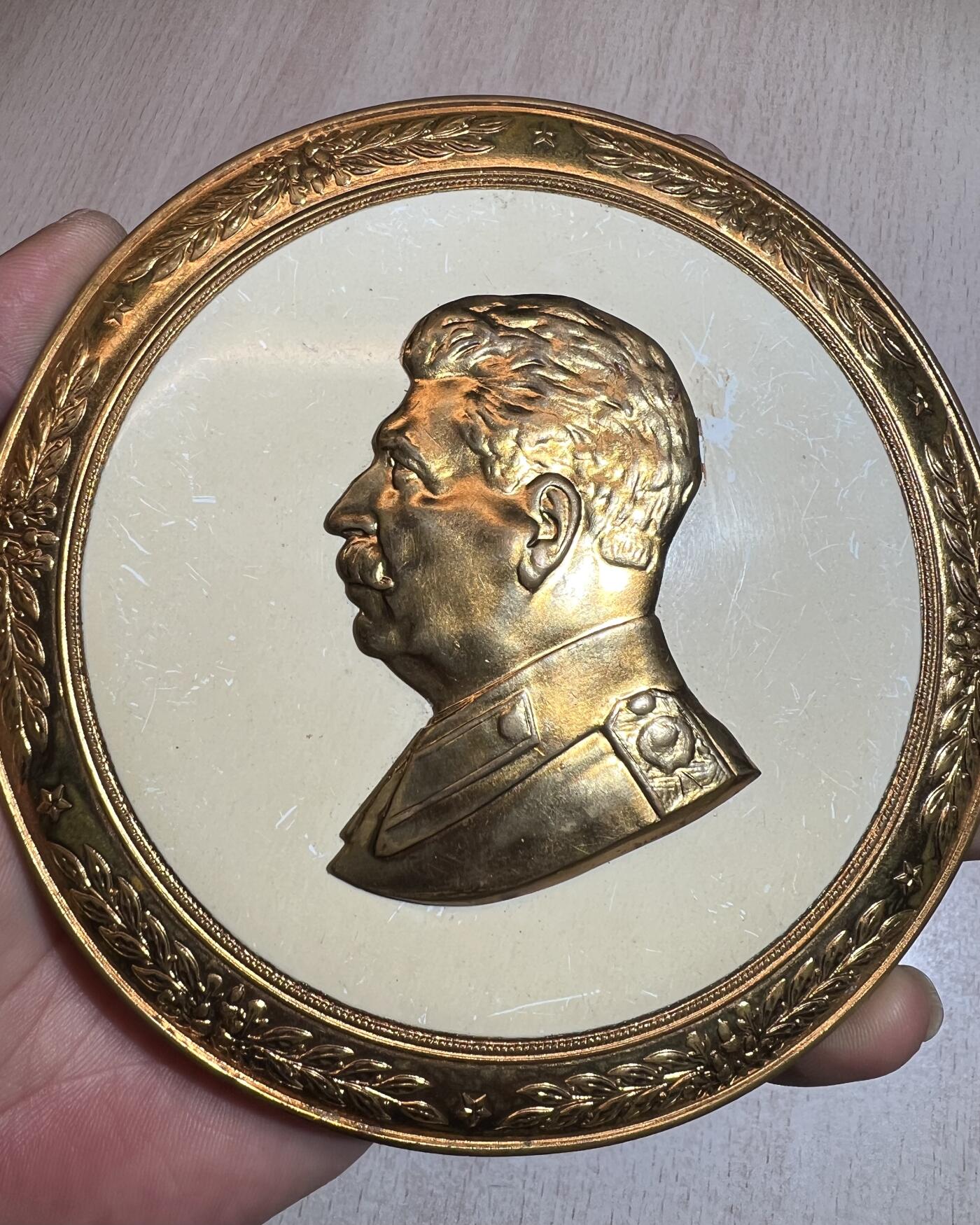 大猫徽章拍卖 第287期 苏联时期列宁斯大林铜烧珐琅挂盘一对 （列宁珐琅疑有修复）