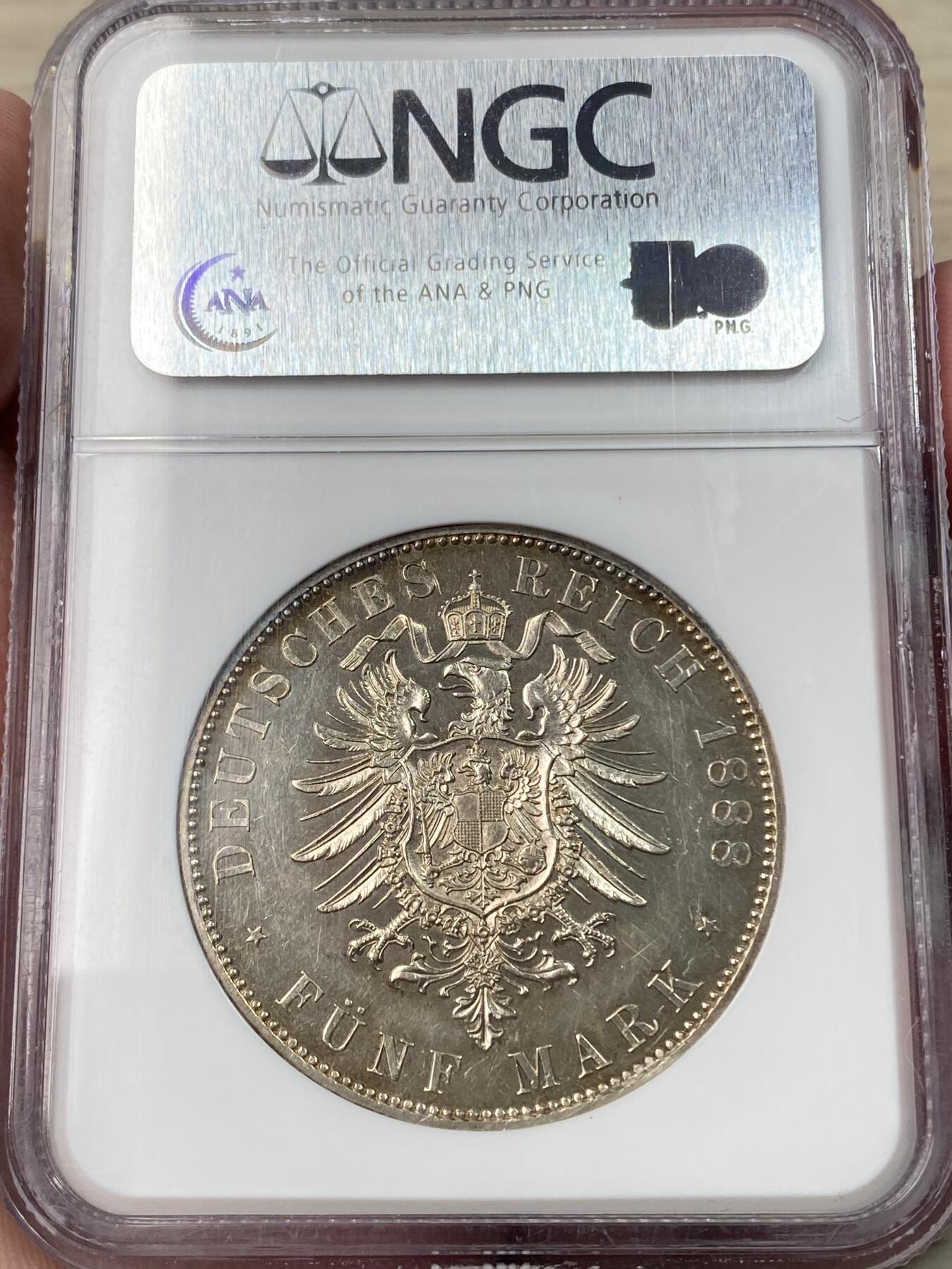 万国钱币拍卖第059期 NGC PF61 1888年德国普鲁士三皇之年腓特烈三世精制短翅5马克 精制镜面淡金彩 Wings金标严选收藏级