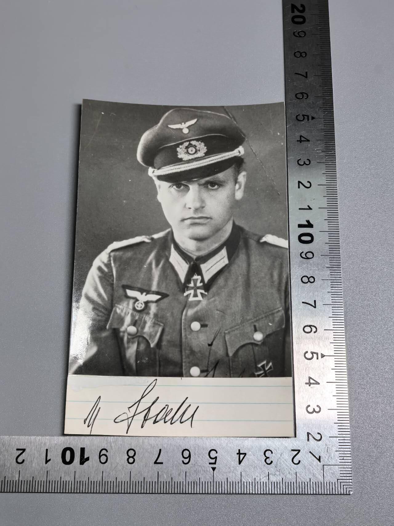 小驴勋章奖章收藏1月24日周六晚六点拍卖（珍爱和平，收藏战争，铭记历史，勿忘国耻，忠党爱国。有偿代拍，送拍规则在简介最后，参拍须阅读规则后再参拍，关系到运费包装发货时效真假辨别等关键信息，拍卖时不再发原图，看大图店主微信码在拍卖店铺介绍里）