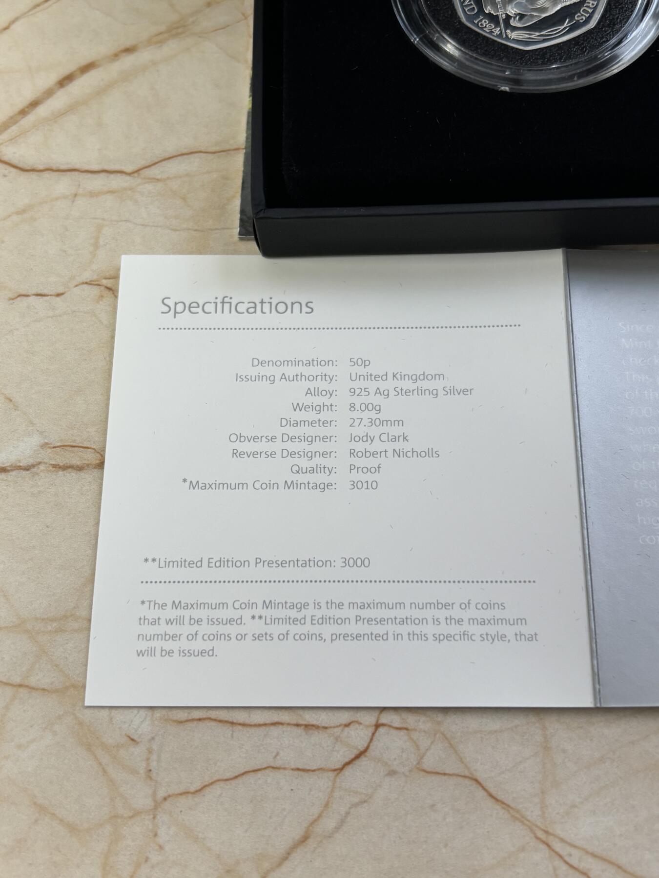 第189期拍卖 英国2020年自然博物馆恐龙系列斑龙精制纪念银币，925银，8克，发行3000枚。有氧化