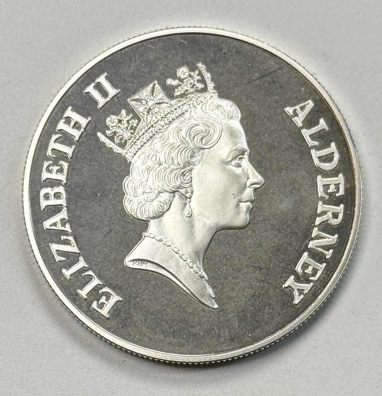 S&S Numismatic世界钱币-拍卖 第119期  奥尔德尼岛2000年 千禧年 5英镑精制纪念银币 28.28克925银，品相如图