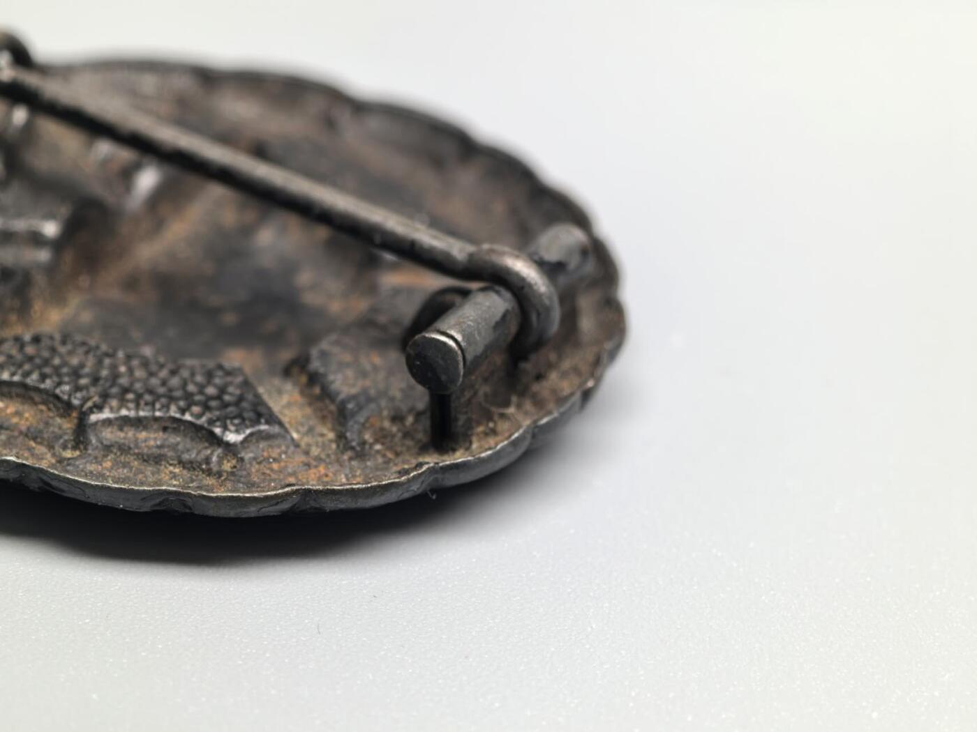 小驴勋章奖章收藏1月24日周六晚六点拍卖（珍爱和平，收藏战争，铭记历史，勿忘国耻，忠党爱国。有偿代拍，送拍规则在简介最后，参拍须阅读规则后再参拍，关系到运费包装发货时效真假辨别等关键信息，拍卖时不再发原图，看大图店主微信码在拍卖店铺介绍里）