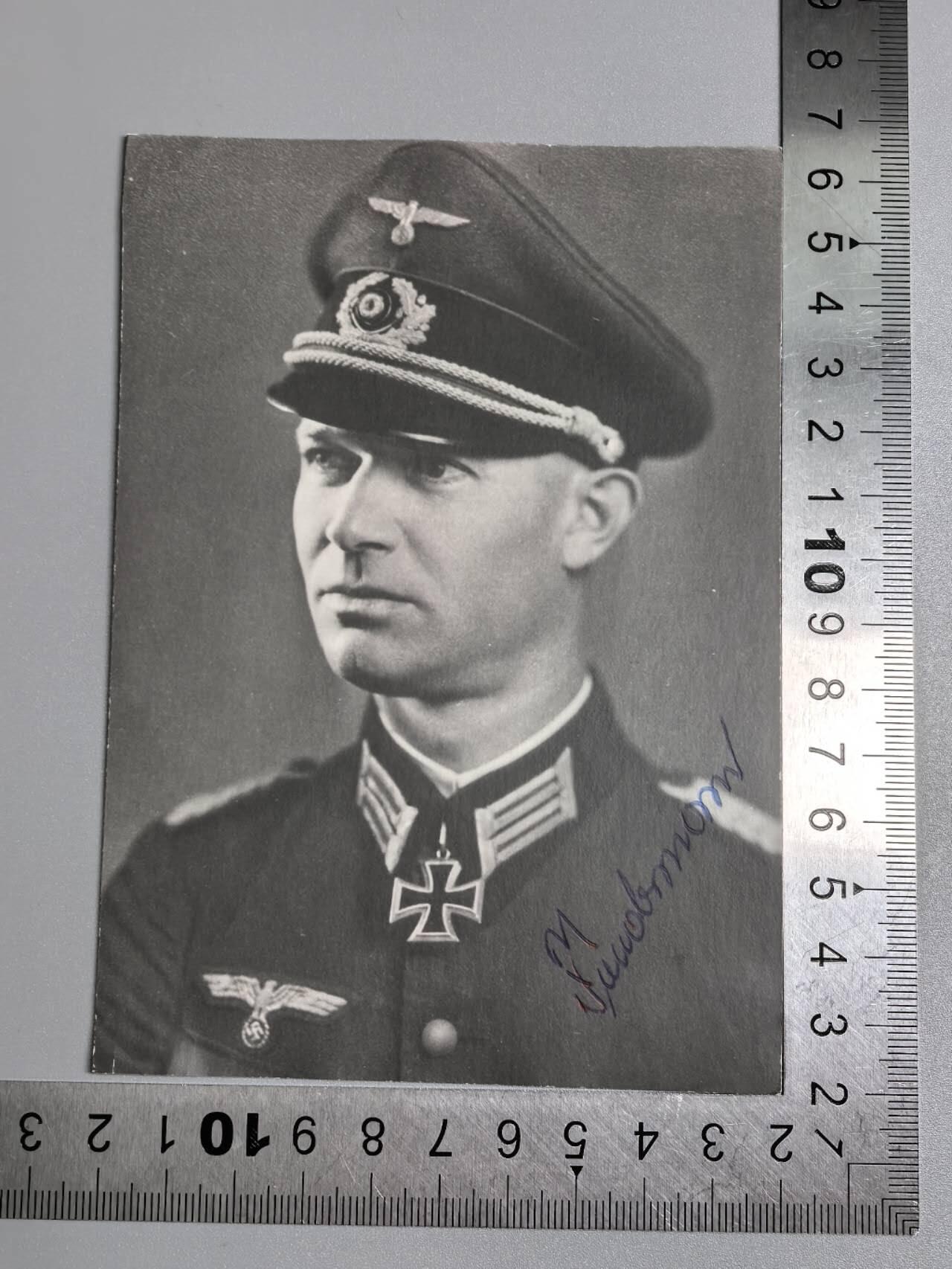 小驴勋章奖章收藏1月24日周六晚六点拍卖（珍爱和平，收藏战争，铭记历史，勿忘国耻，忠党爱国。有偿代拍，送拍规则在简介最后，参拍须阅读规则后再参拍，关系到运费包装发货时效真假辨别等关键信息，拍卖时不再发原图，看大图店主微信码在拍卖店铺介绍里）