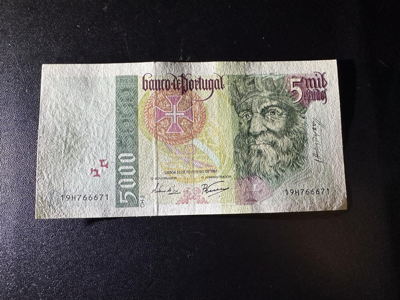 《外钞收藏家》第六百零四期（精品场）（本平台长期征集拍品、欢迎藏友们联系合作） 1997年葡萄牙5000 AU品相 尾71 含666