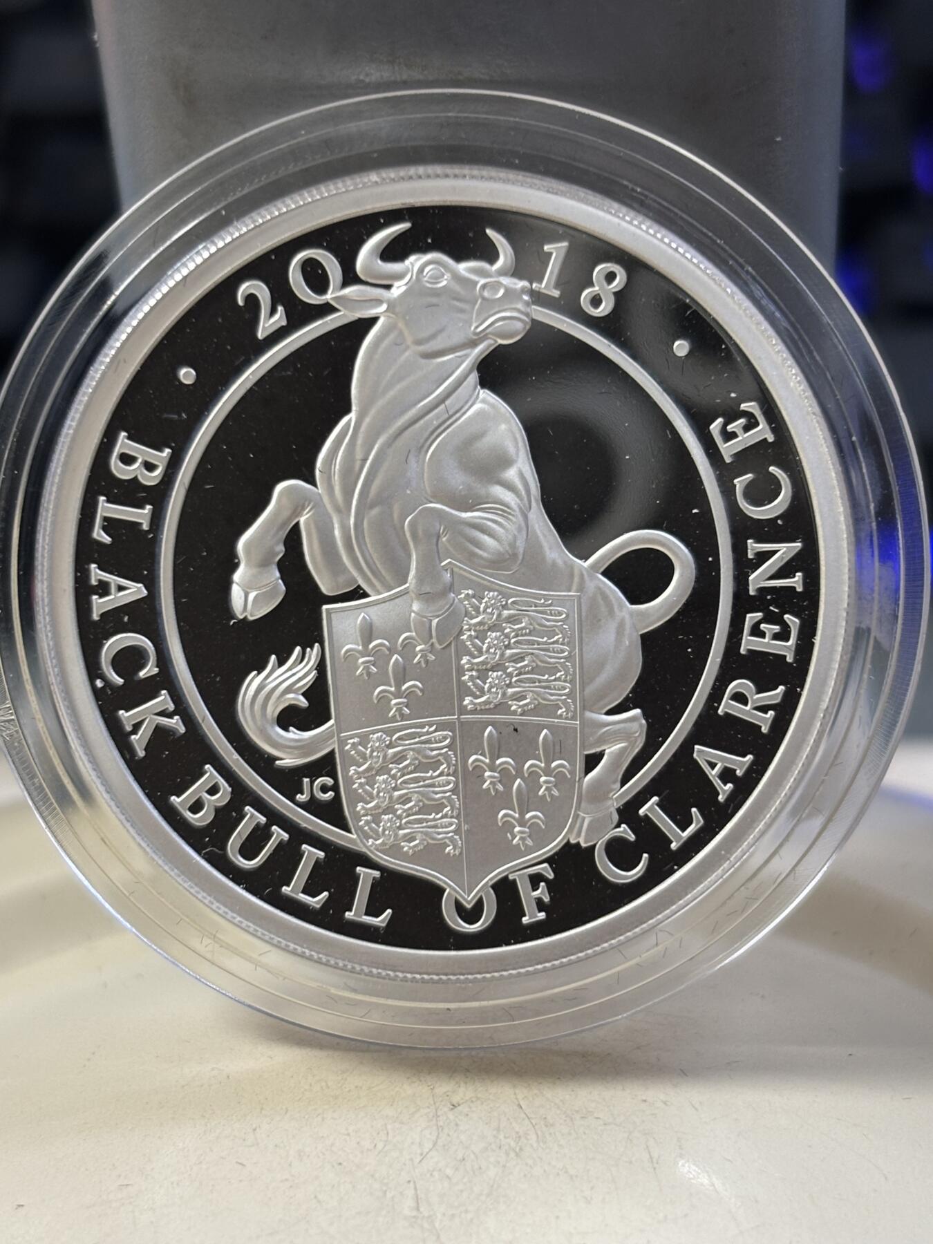 第189期拍卖 英国2018年女王神兽克拉伦斯黑牛1盎司精制银币，999银，发行6000枚