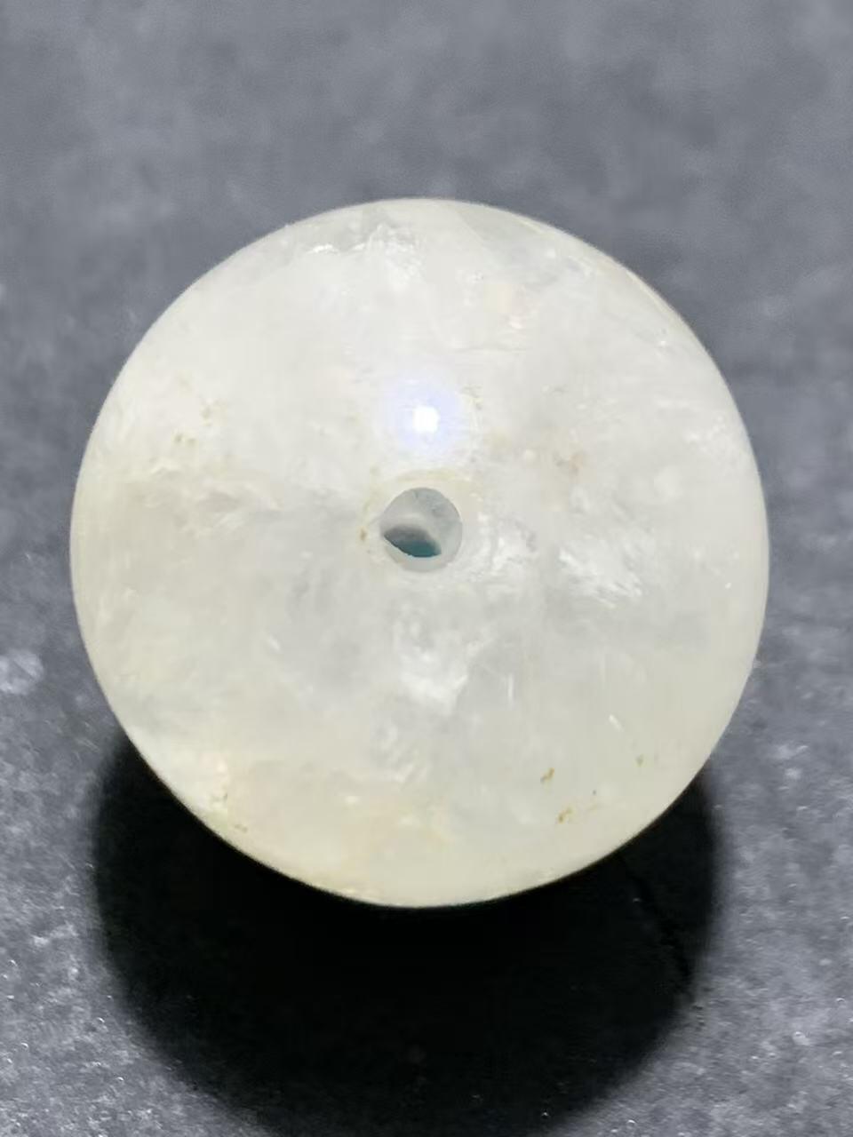 满冰飘战国红玛瑙圆珠一颗！