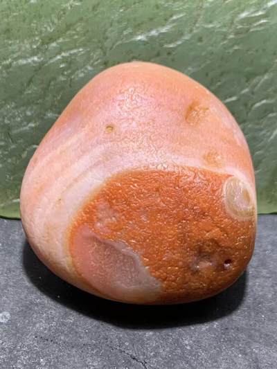 精美川料柿子红粉白水冲籽南红玛瑙原石一颗 - 精美川料柿子红粉白水冲籽南红玛瑙原石一颗