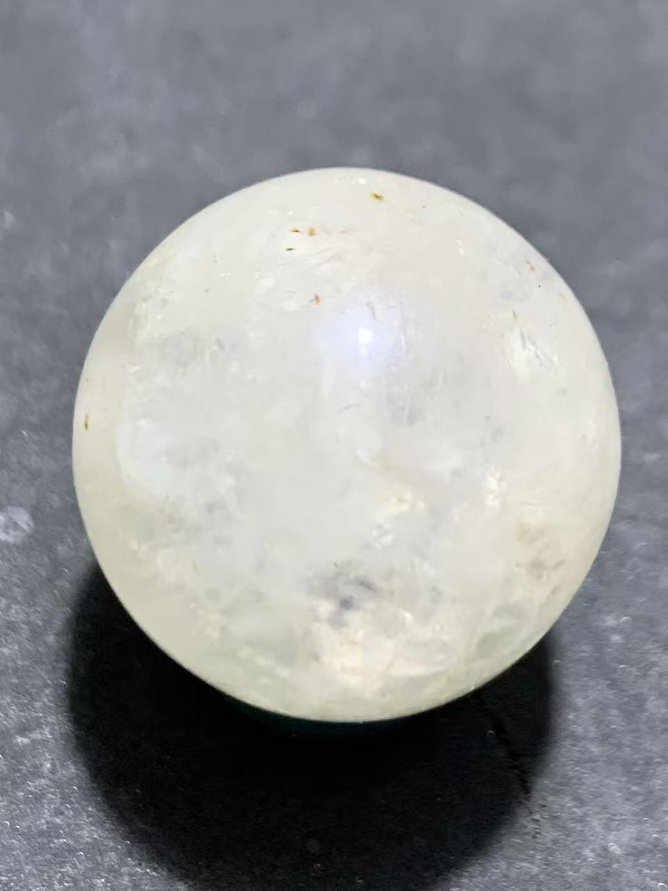 满冰飘战国红玛瑙圆珠一颗！