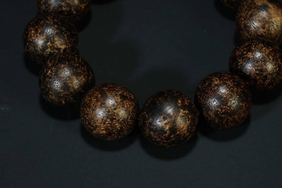 上海都达杂项专场二十五（全场包邮）  天然达拉干沉香2.0圆珠手串 附鉴定证书87-234