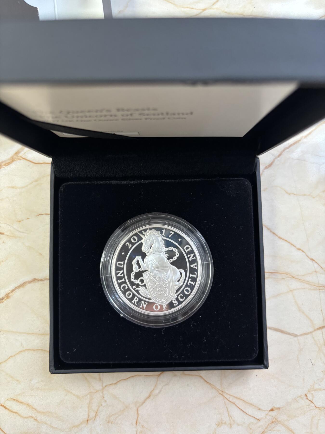 第189期拍卖 英国2017年女王神兽系列2苏格兰独角兽精制银币，999银，发行量6000枚，有氧化