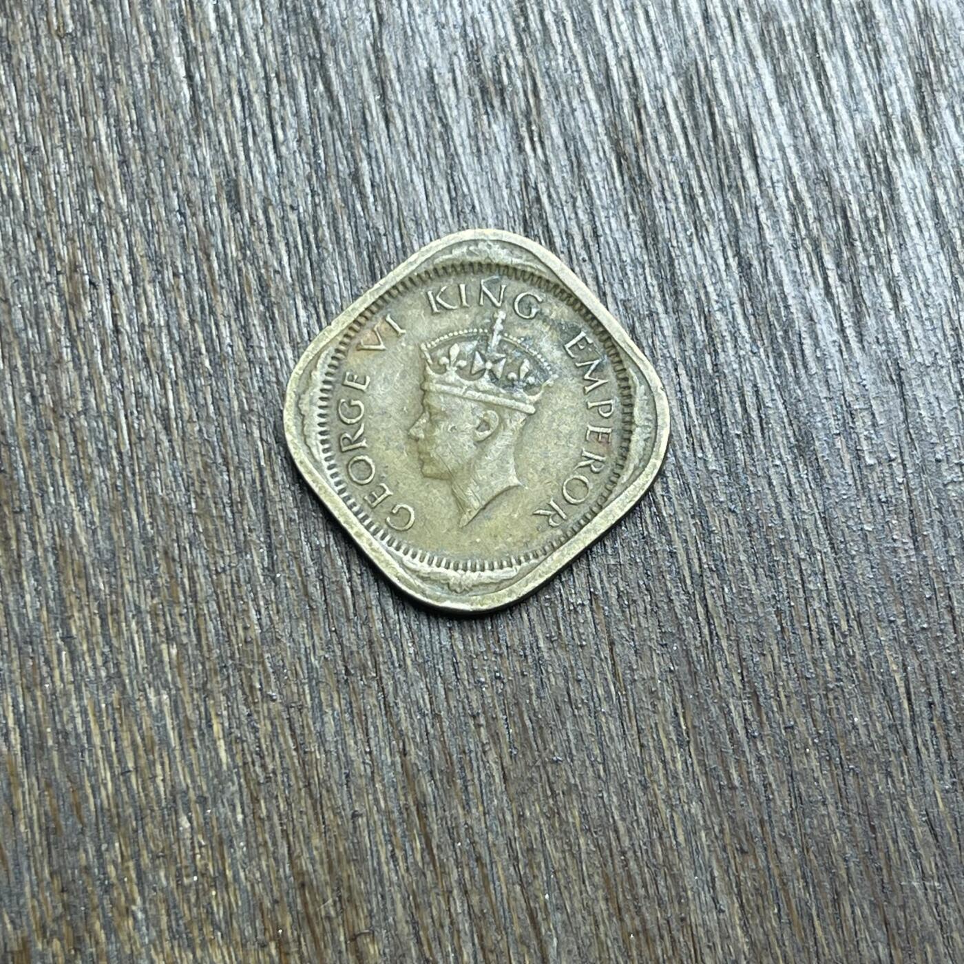 【春节前最后一拍，下一场3.3号】★第139场★散币场。不寄存，30包邮。不满30元，支付5元运费。《接受代拍 代送NGC评级》 100【无寄存】1943 印度 乔六 1/2安娜 铜币