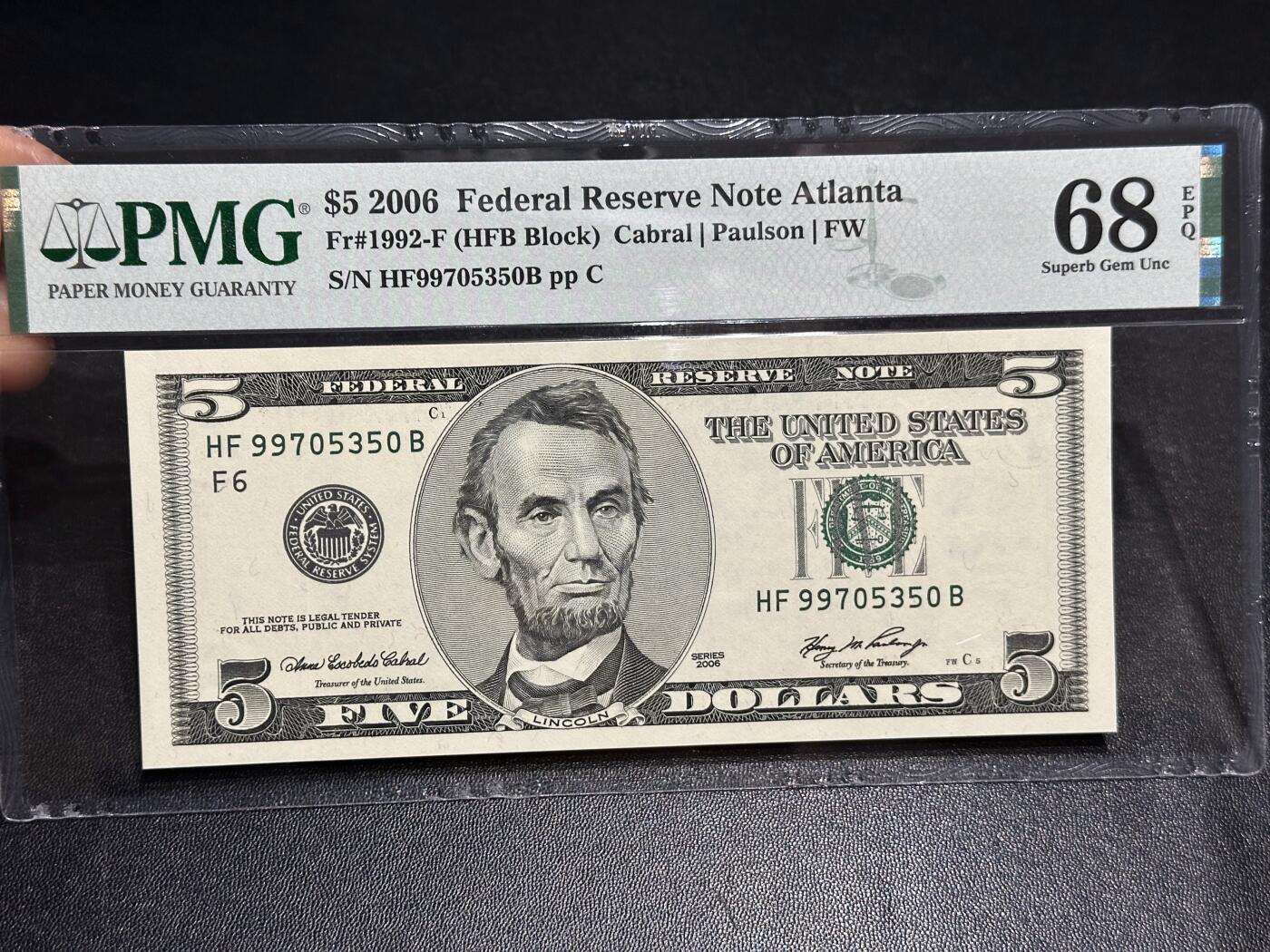 《外钞收藏家》第六百零四期（精品场）（本平台长期征集拍品、欢迎藏友们联系合作） 2006年美国大头版5美元 PMG68 无4高分